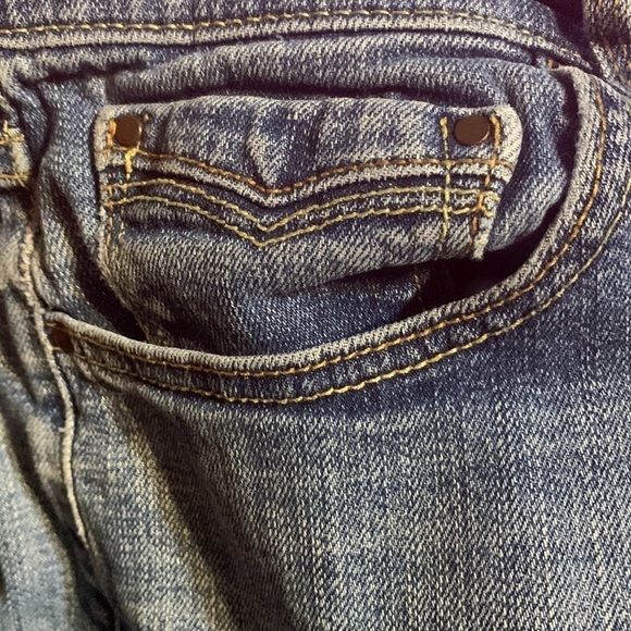 Levi’s Women’s Denim Jean Mid Rise Shorts Size 10 - Picture 8 of 9